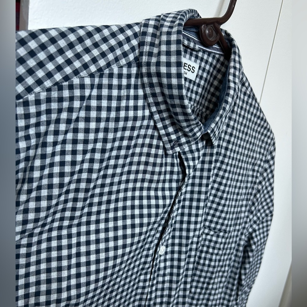 Men’s large Express button down - Picture 2 of 4